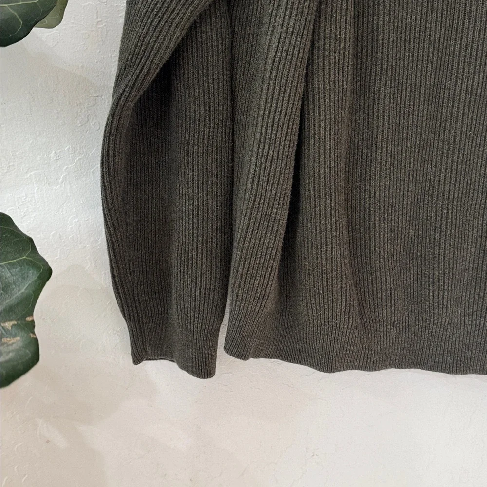 Izod Men’s 100% Cotton Green Ribbed Stretch V Neck Pullover Sweater Large